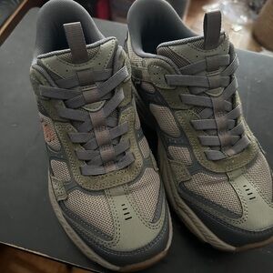 Skechers Men's Vigor at Hands Free Slip-in Sneaker  Size US 7